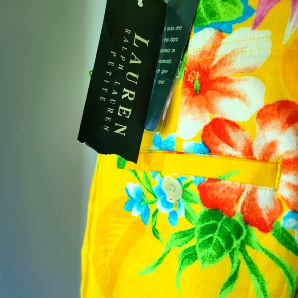 Ralph Lauren Petite Floral Hawaiian Tropical Linen Shorts - Picture 7 of 15